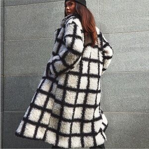 PrettyLittleThing Black and White Grid Teddy Jacket
